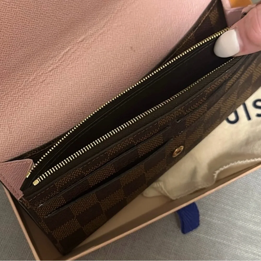 Louis Vuitton Damier Ebene Wallet - Picture 4 of 9